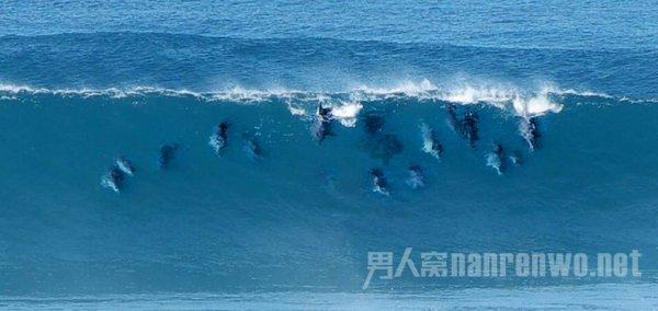 逃出诡异古宅