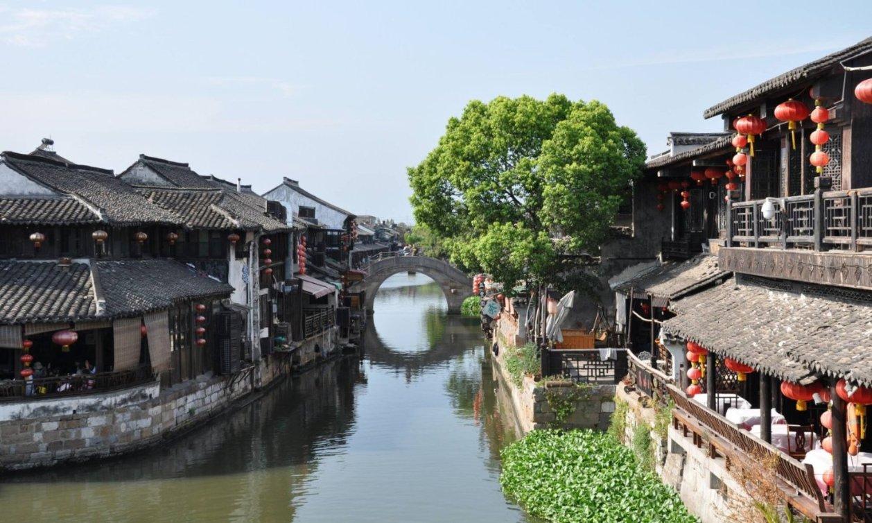 瑞虎3调节后视镜旁边的狗头按钮是什么？游戏画面